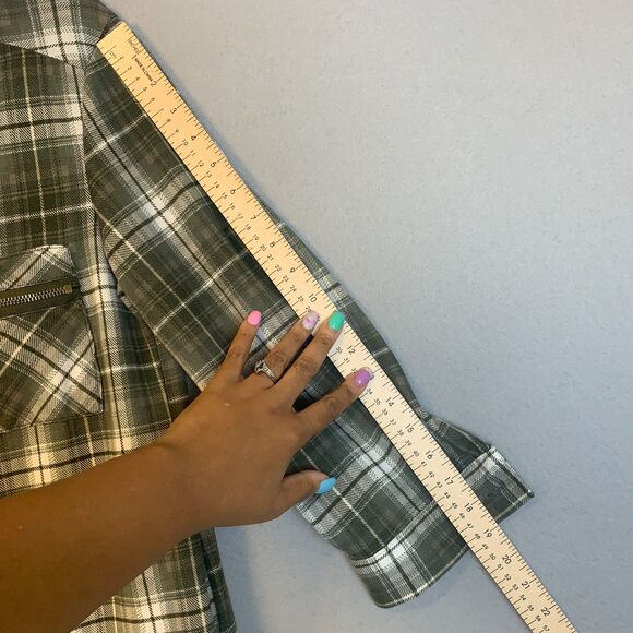 Eden & Olivia Green White Plaid Button Down Shirt Zip Pocket Top Small Womens - Picture 6 of 10